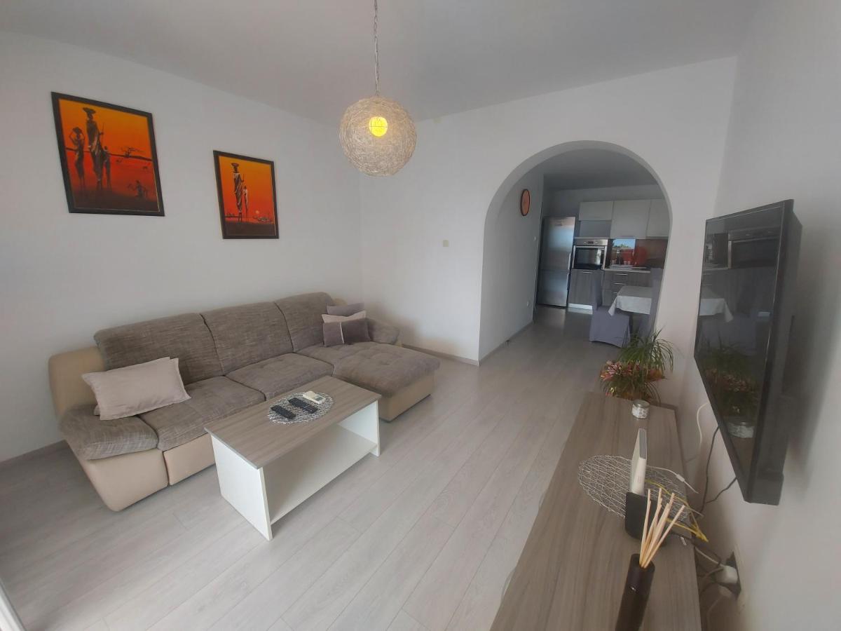 Apartments Kricin 14 Laura バスカ エクステリア 写真