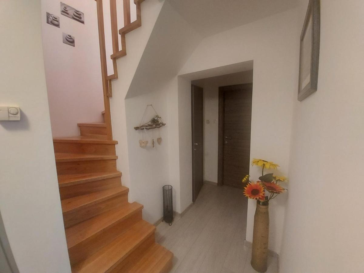 Apartments Kricin 14 Laura バスカ エクステリア 写真