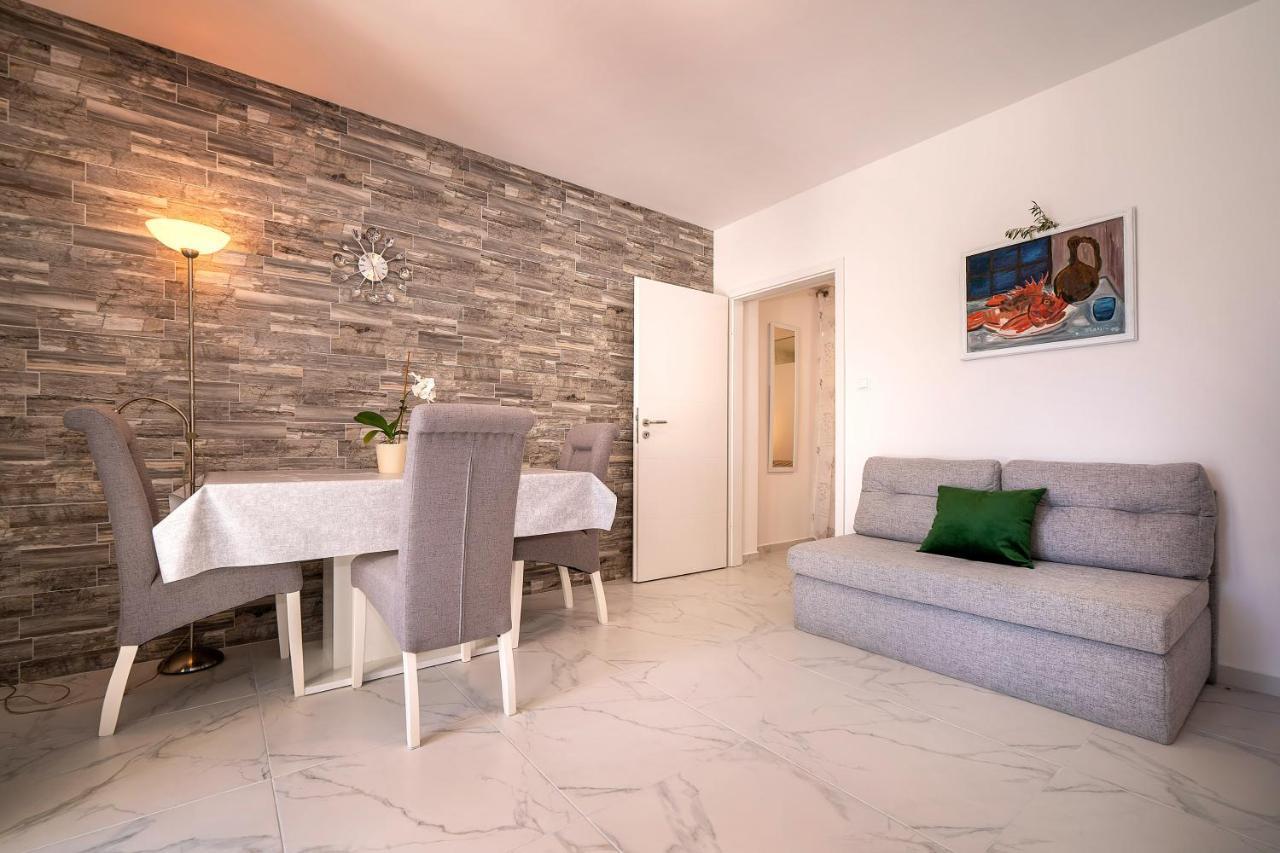 Apartments Kricin 14 Laura バスカ エクステリア 写真